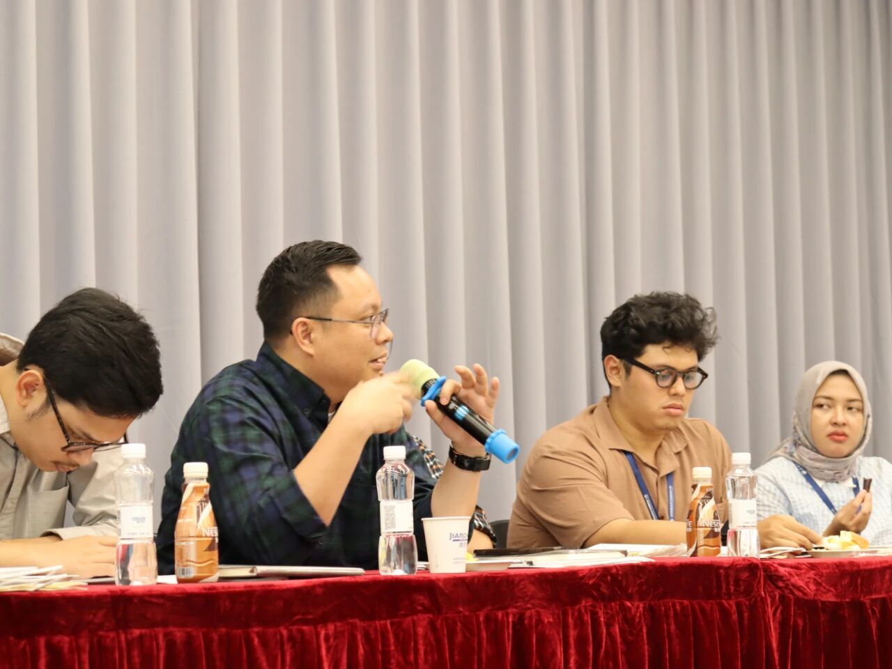 J9集团技术互换会现场 J9集团技术互换会现场